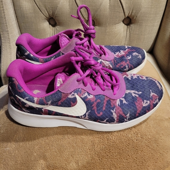 Nike Tanjun Sneakers Size US 9 Purple 820201 515 - Picture 3 of 8